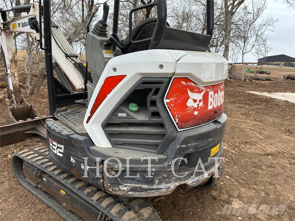 Bobcat E32 Гусеничні екскаватори