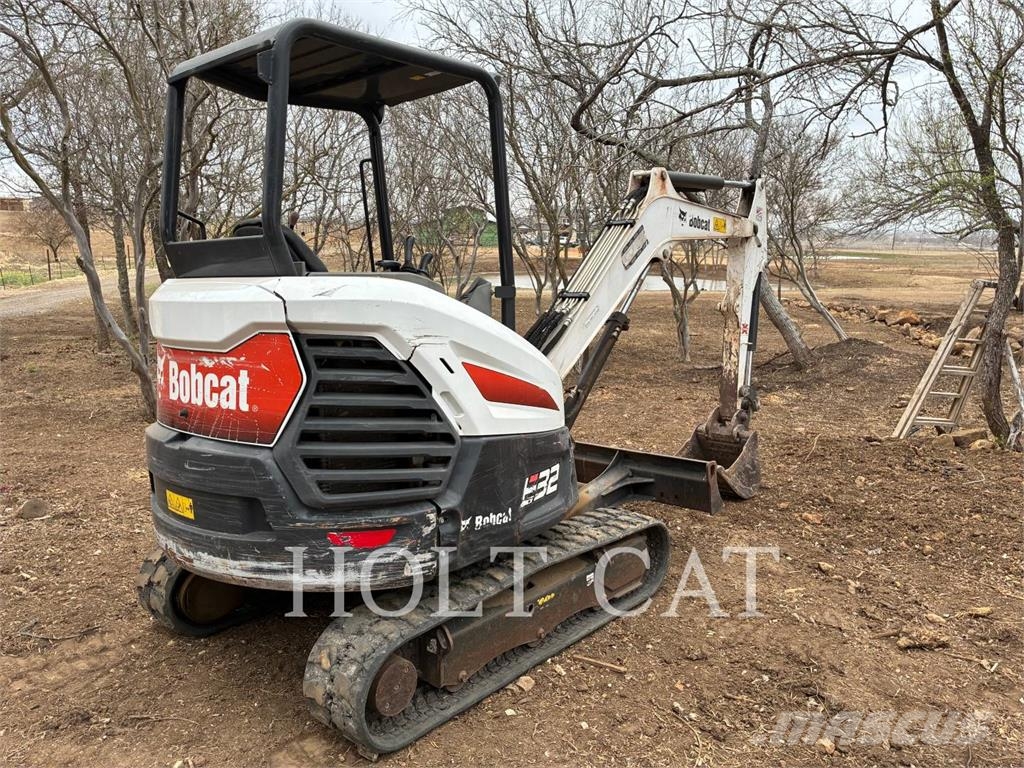 Bobcat E32 Гусеничні екскаватори