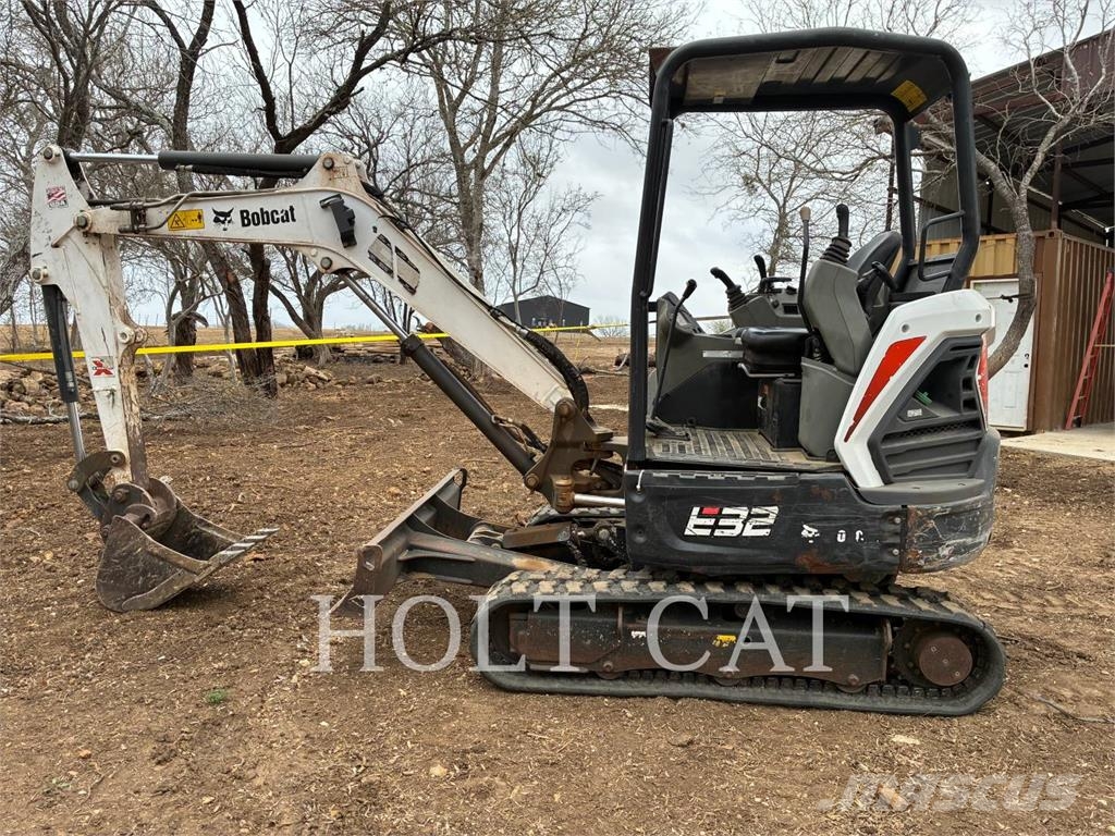 Bobcat E32 Гусеничні екскаватори