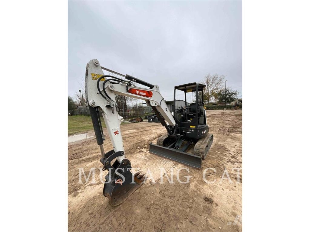 Bobcat E35 Гусеничні екскаватори