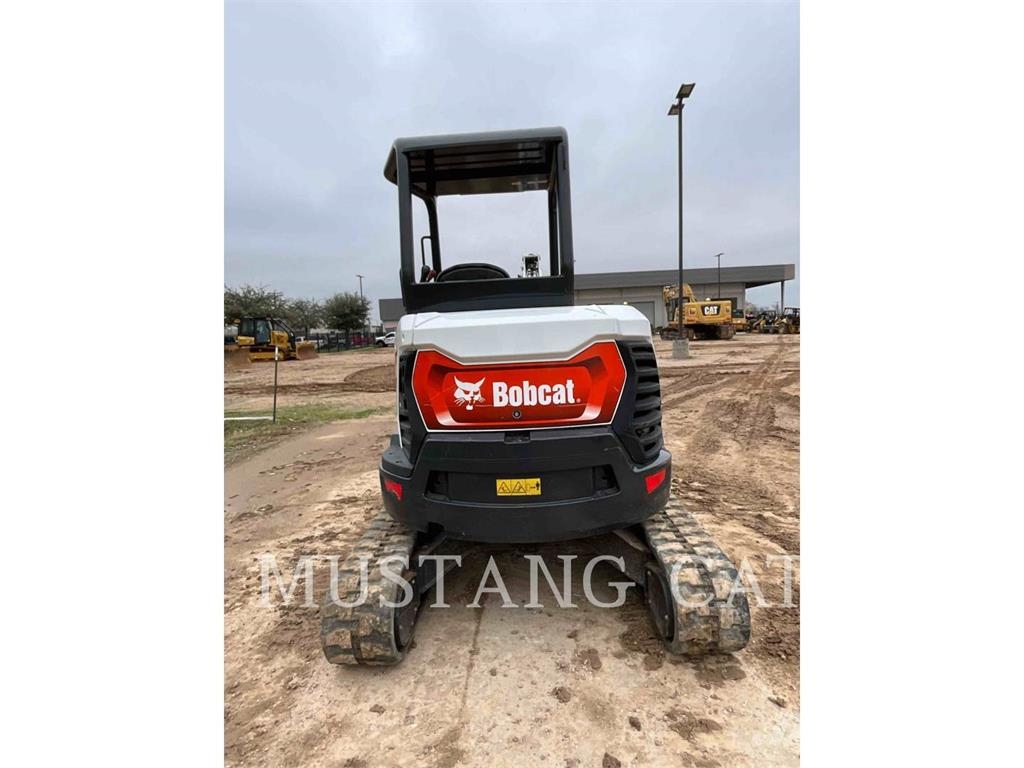 Bobcat E35 Гусеничні екскаватори