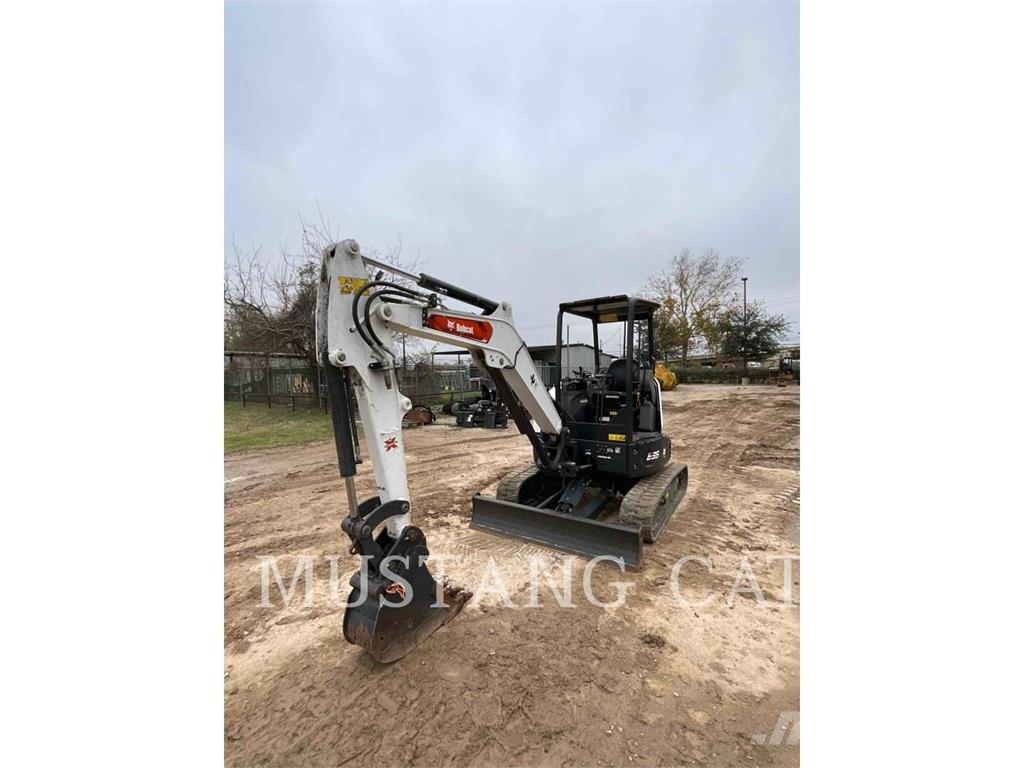Bobcat E35 Гусеничні екскаватори