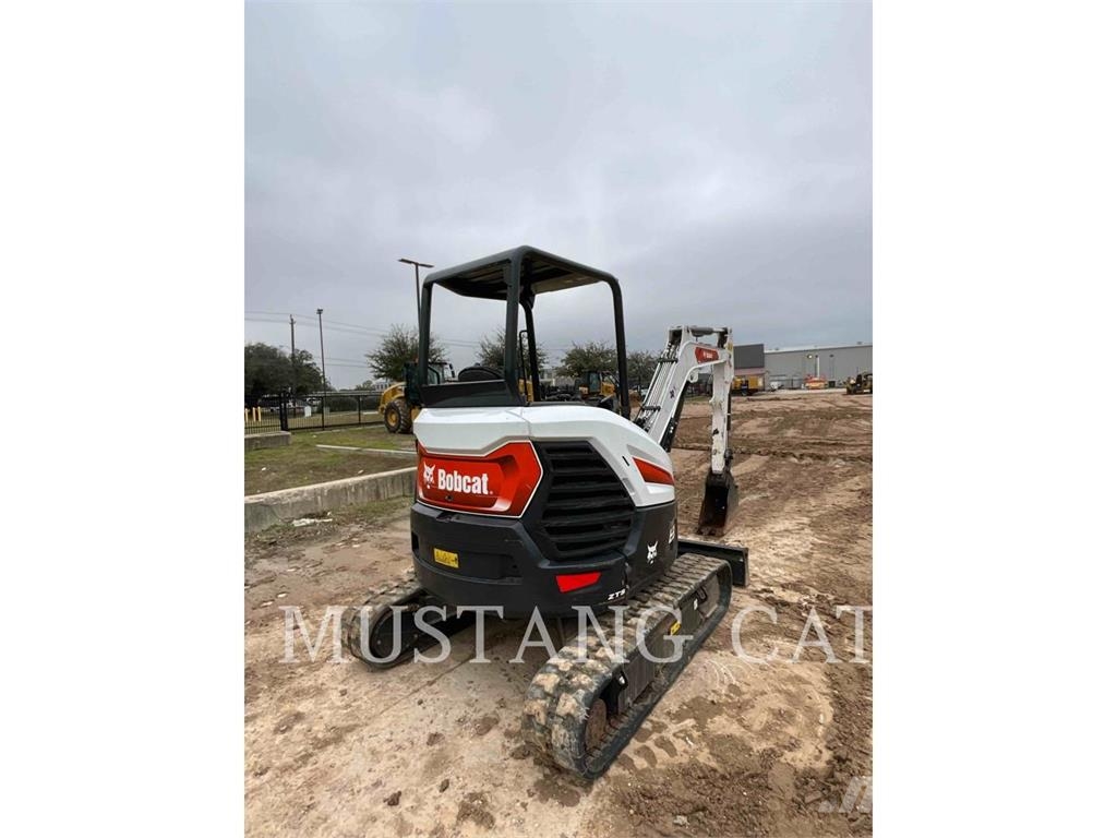 Bobcat E35 Гусеничні екскаватори