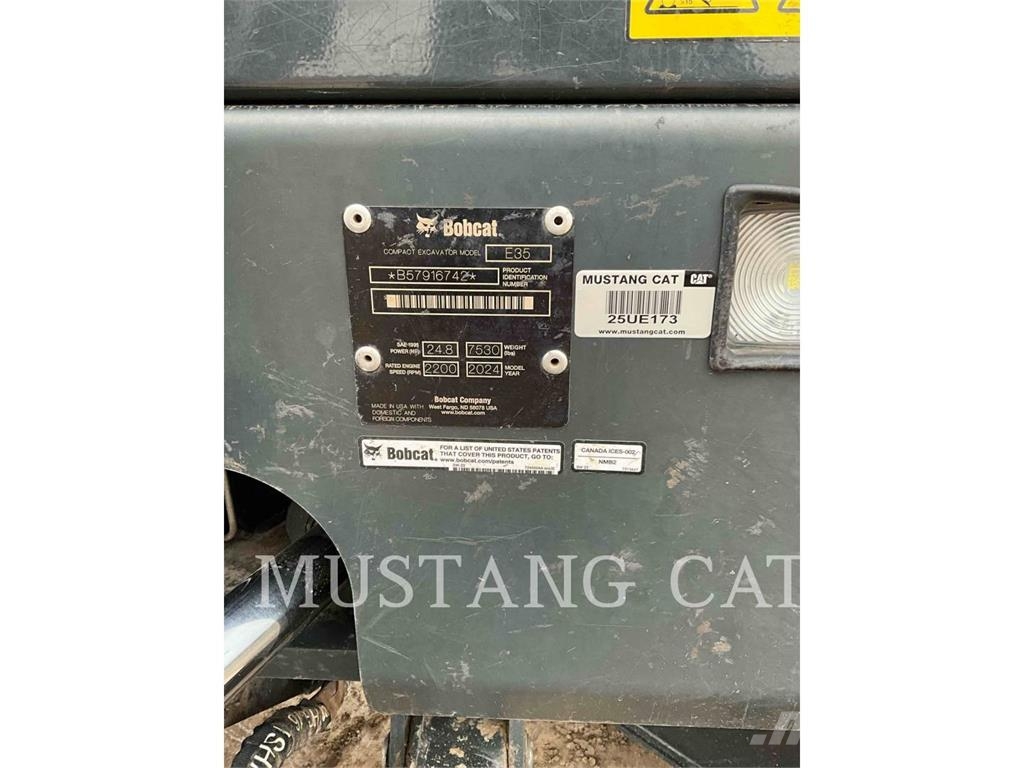 Bobcat E35 Гусеничні екскаватори