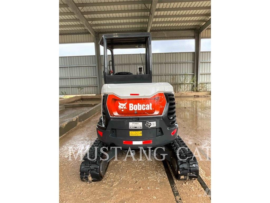 Bobcat E35 Гусеничні екскаватори