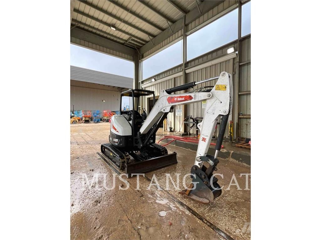 Bobcat E35 Гусеничні екскаватори
