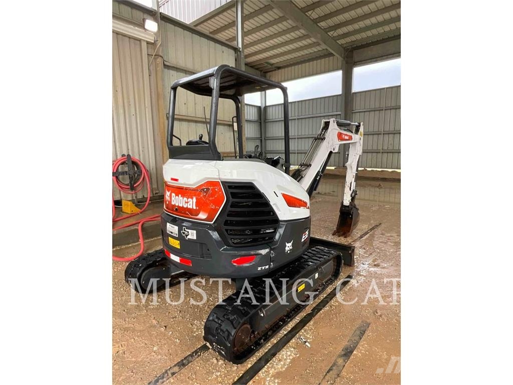 Bobcat E35 Гусеничні екскаватори