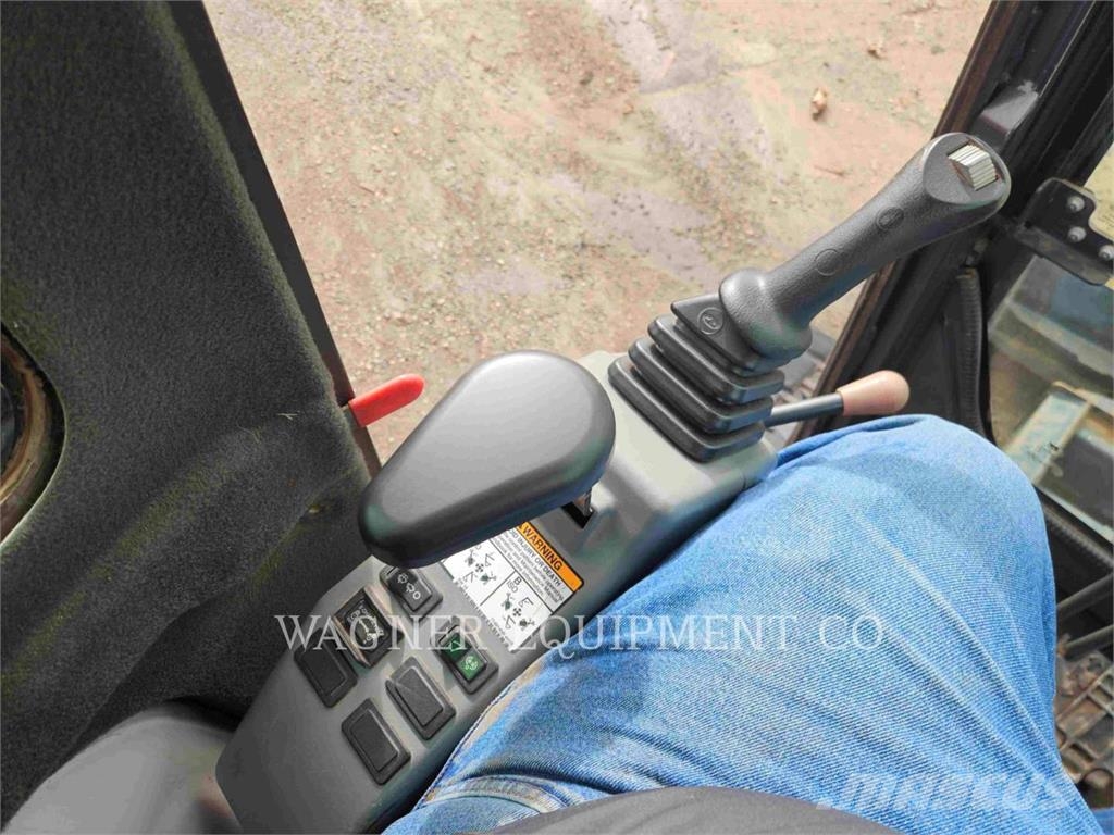Bobcat E55 Bagri goseničarji