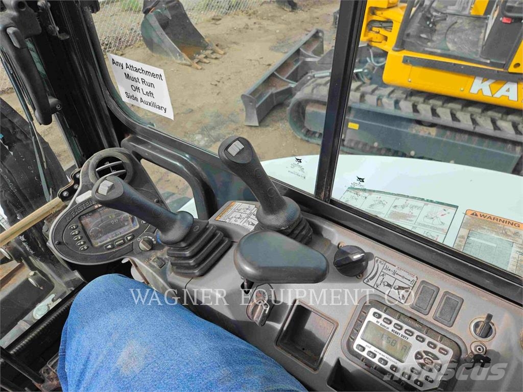 Bobcat E55 Bagri goseničarji