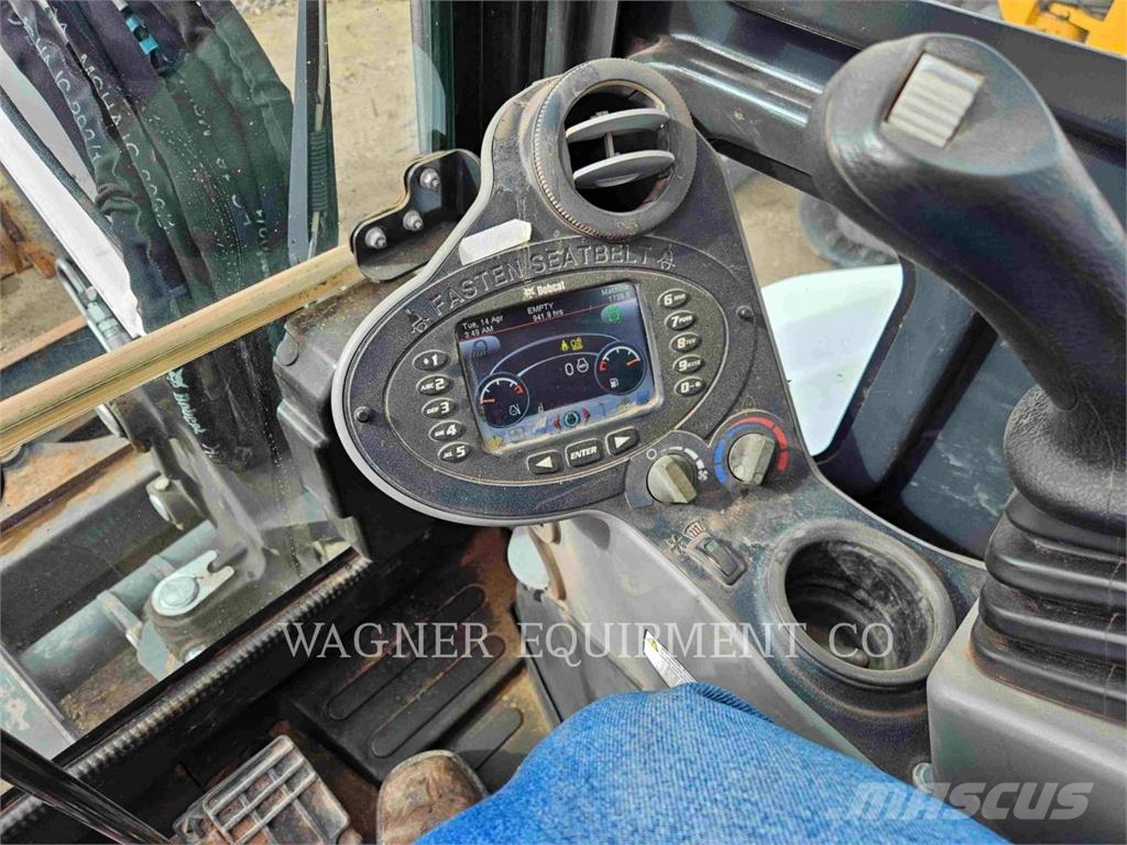 Bobcat E55 Bagri goseničarji