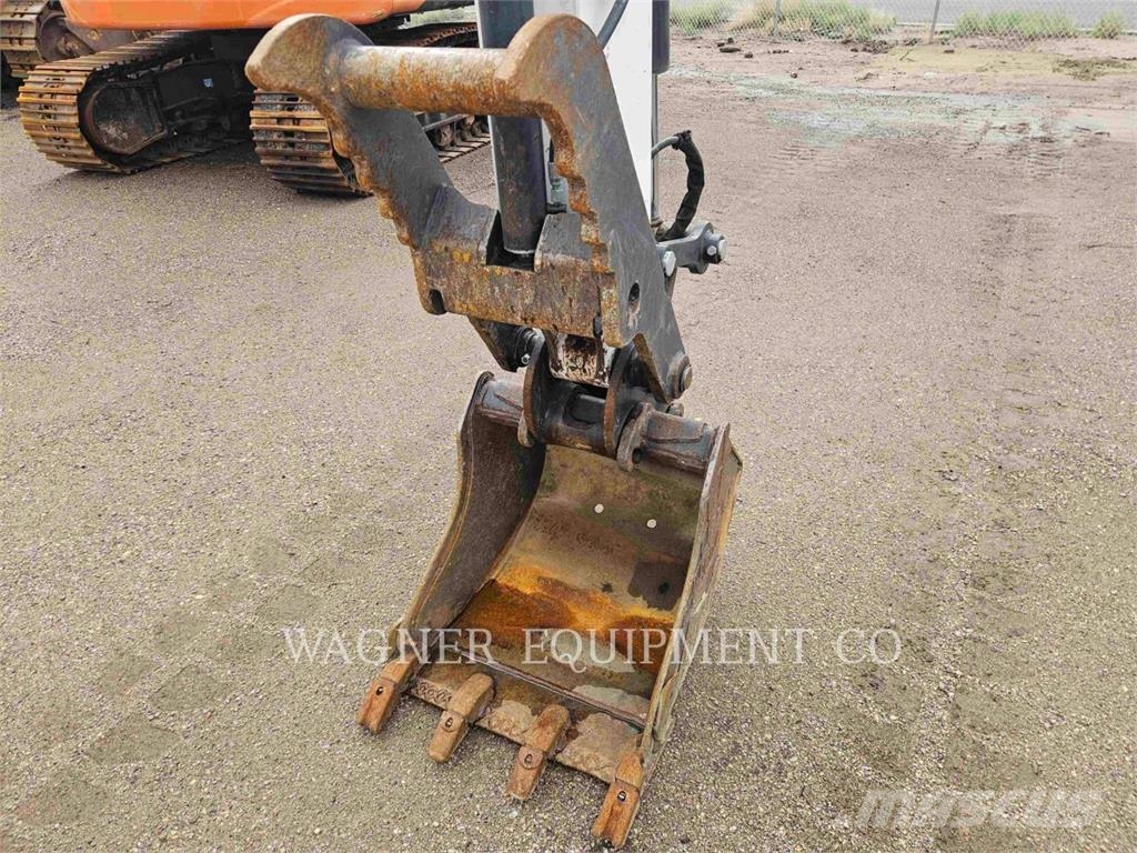 Bobcat E55 Bagri goseničarji