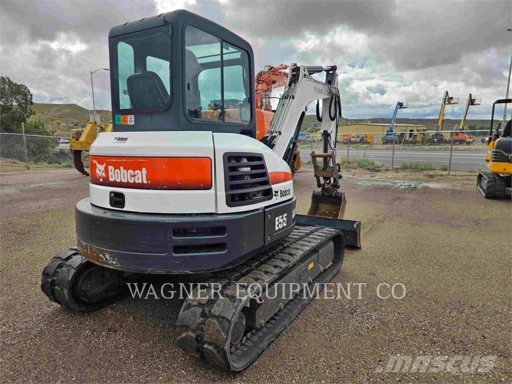 Bobcat E55 Bagri goseničarji