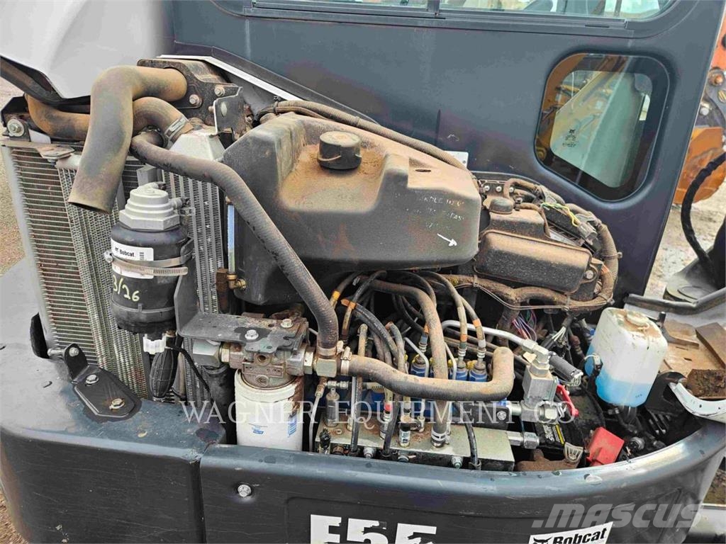 Bobcat E55 Bagri goseničarji