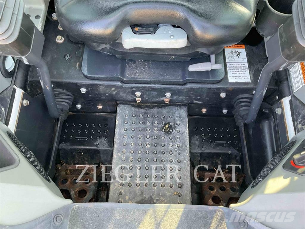 Bobcat S590 Lietoti riteņu kompaktiekrāvēji