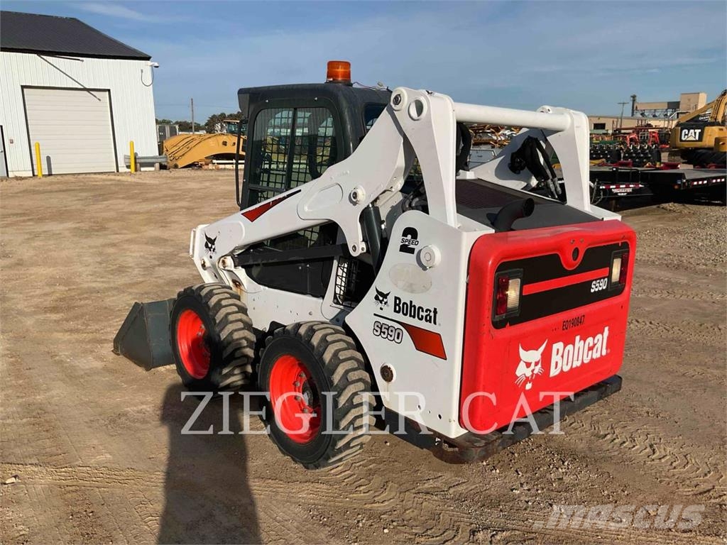 Bobcat S590 Lietoti riteņu kompaktiekrāvēji