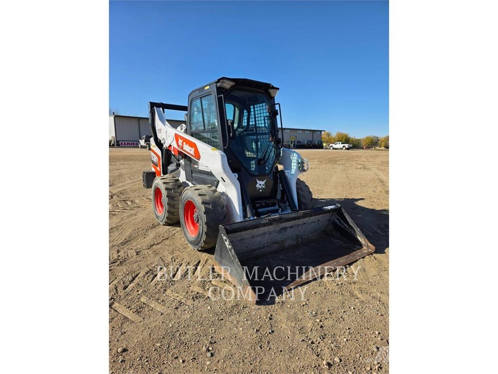 Bobcat S76 Lietoti riteņu kompaktiekrāvēji