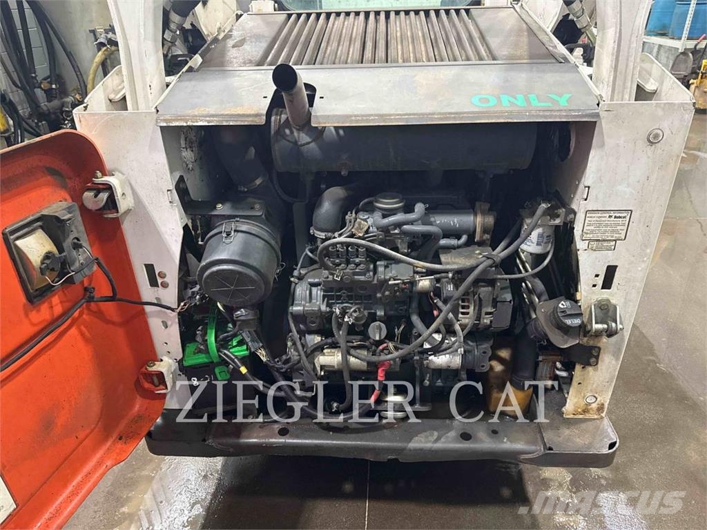 Bobcat T590 Гусеничные фронтальные погрузчики