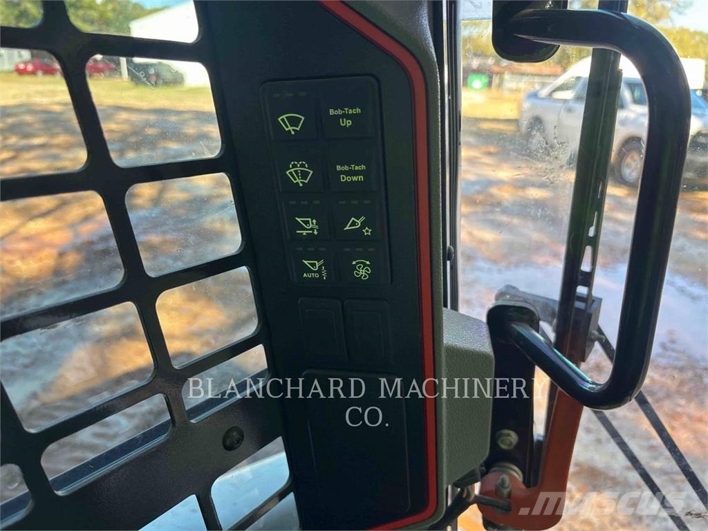 Bobcat T76 Kāpurķēžu iekrāvēji