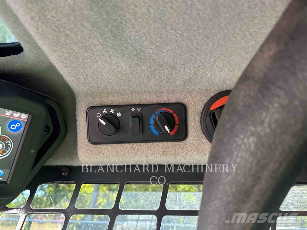 Bobcat T76 Kāpurķēžu iekrāvēji