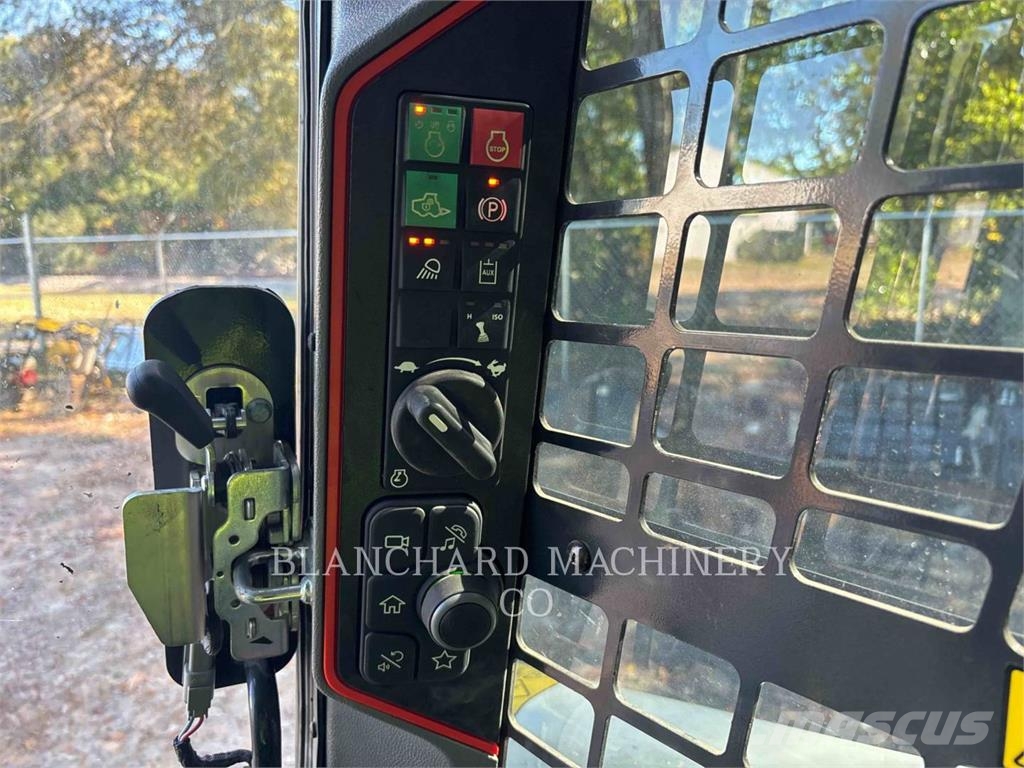 Bobcat T76 Kāpurķēžu iekrāvēji