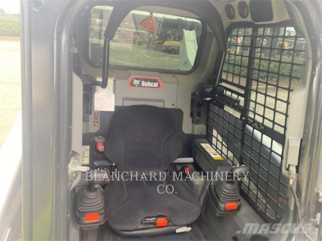 Bobcat T76 Kāpurķēžu iekrāvēji