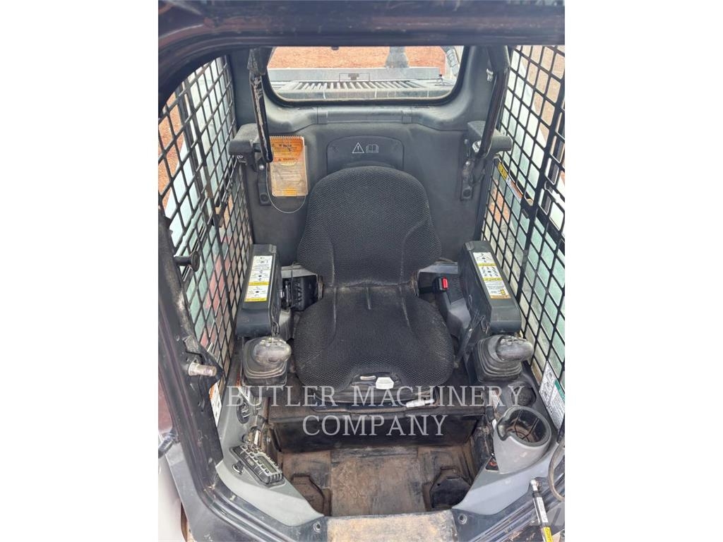 Bobcat T770 Crawler loaders