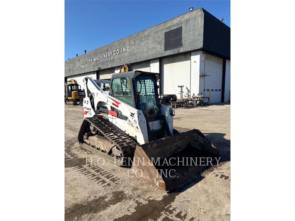 Bobcat T870 Crawler loaders