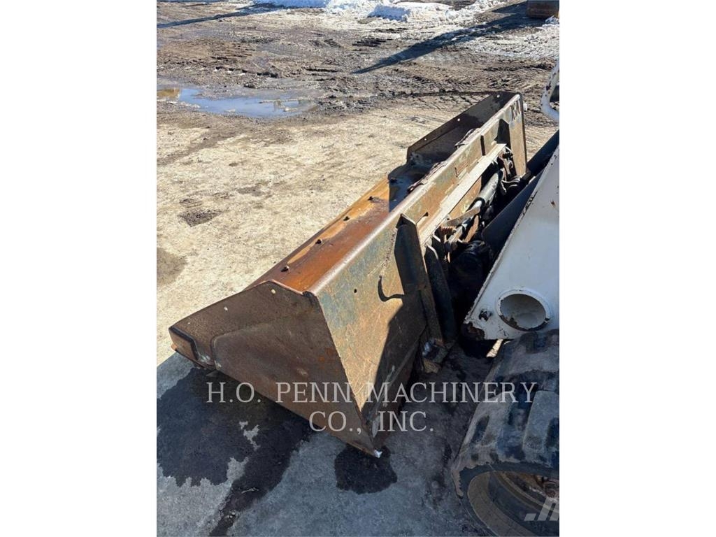 Bobcat T870 Crawler loaders