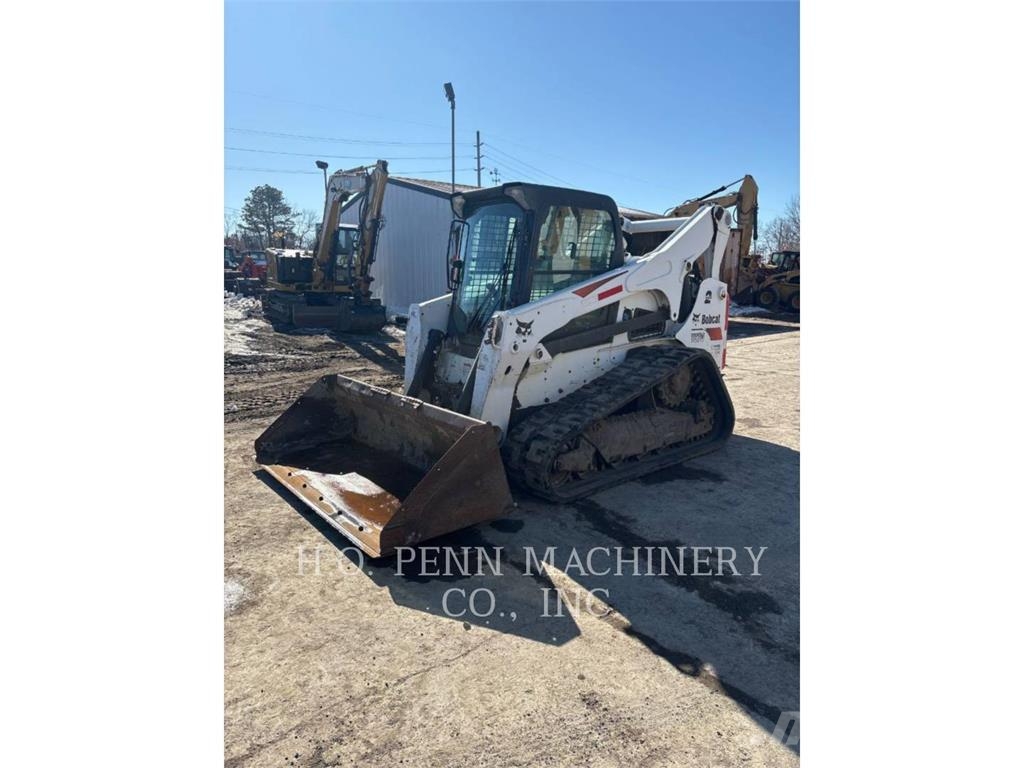 Bobcat T870 Crawler loaders