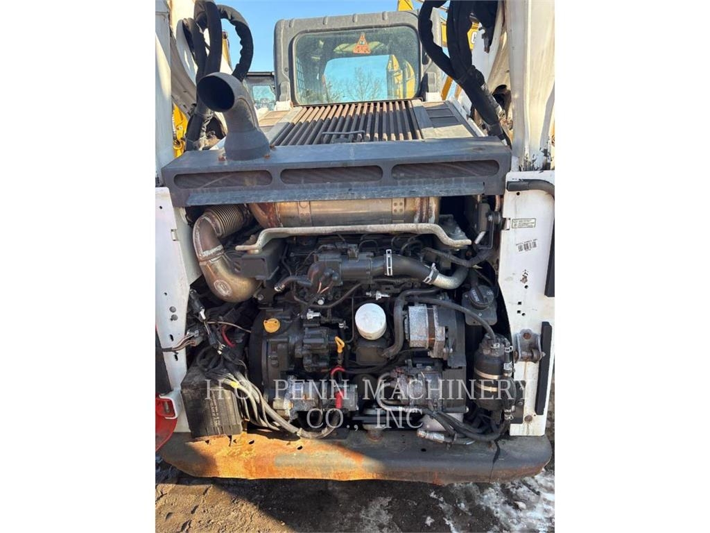 Bobcat T870 Crawler loaders