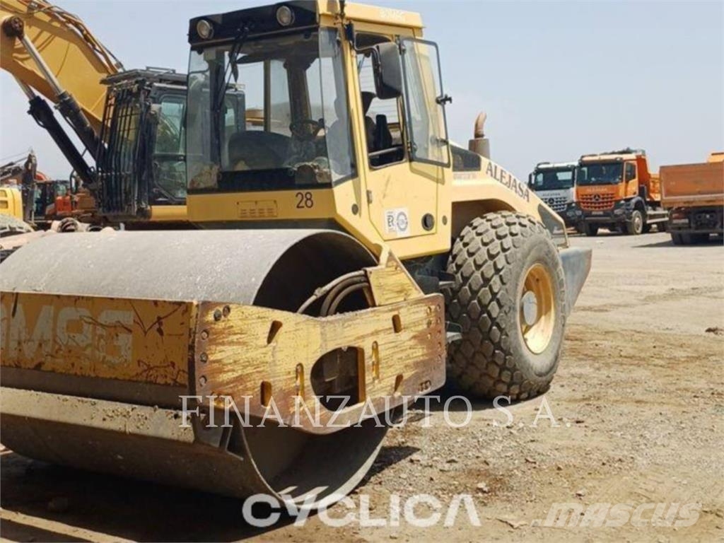 Bomag BW 211 Tek tamburlu silindirler