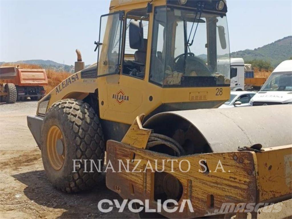 Bomag BW 211 Tek tamburlu silindirler