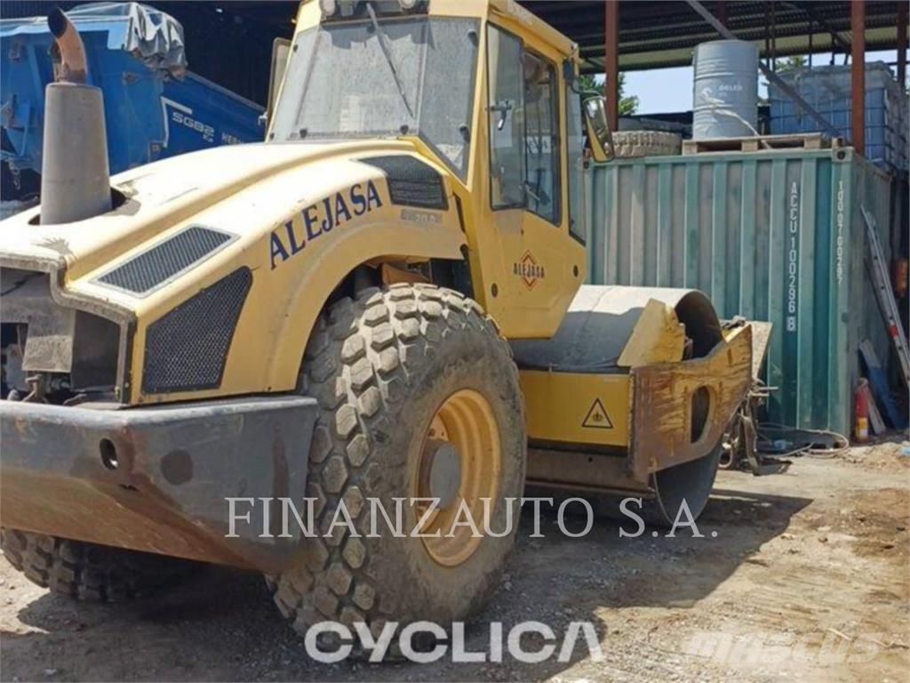 Bomag BW 211 Tek tamburlu silindirler