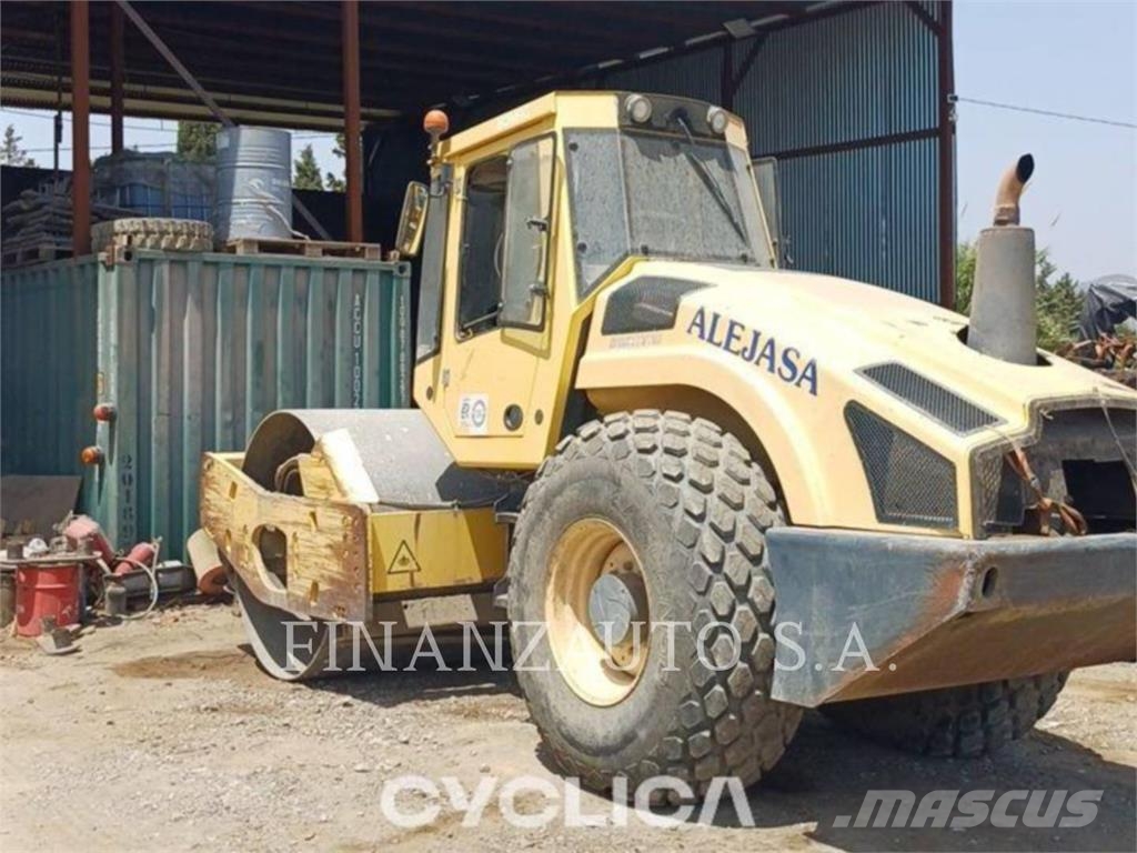 Bomag BW 211 Tek tamburlu silindirler