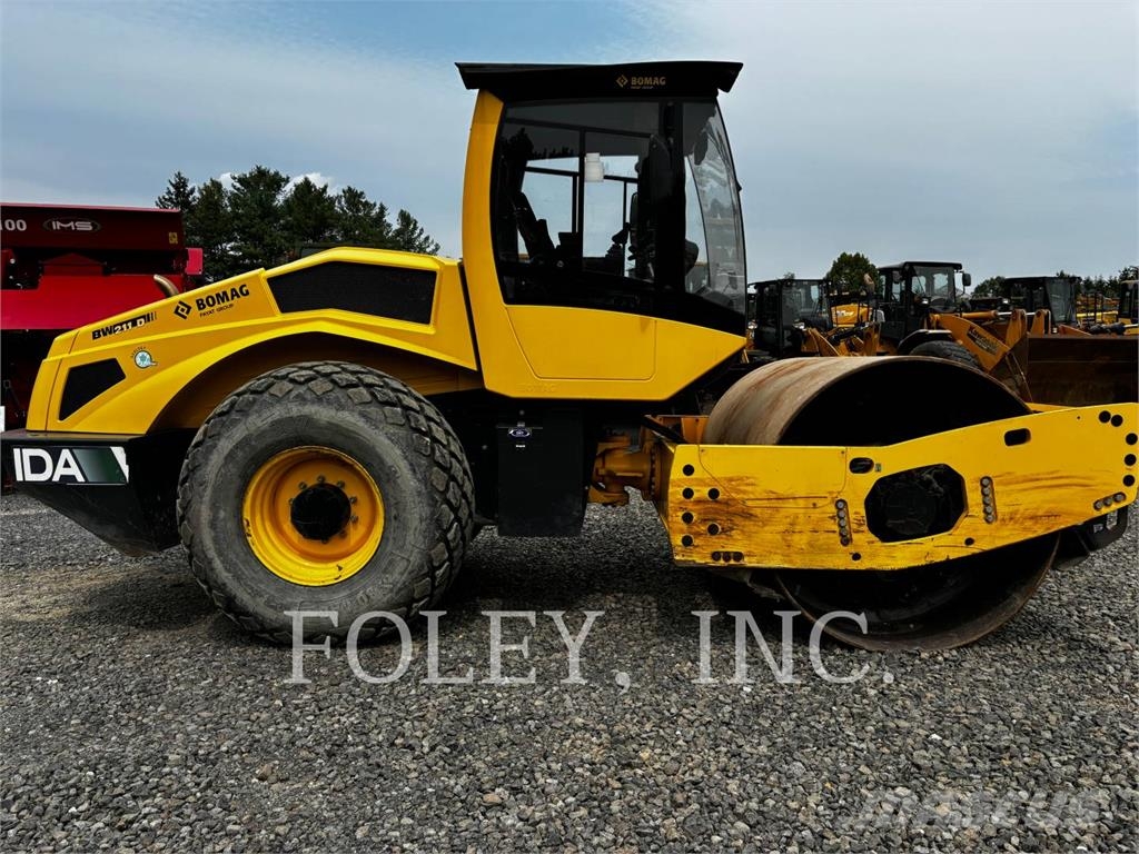 Bomag BW 211 D-5 Rodillos de un solo tambor