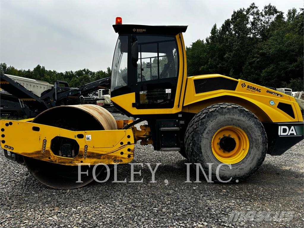 Bomag BW 211 D-5 Rodillos de un solo tambor