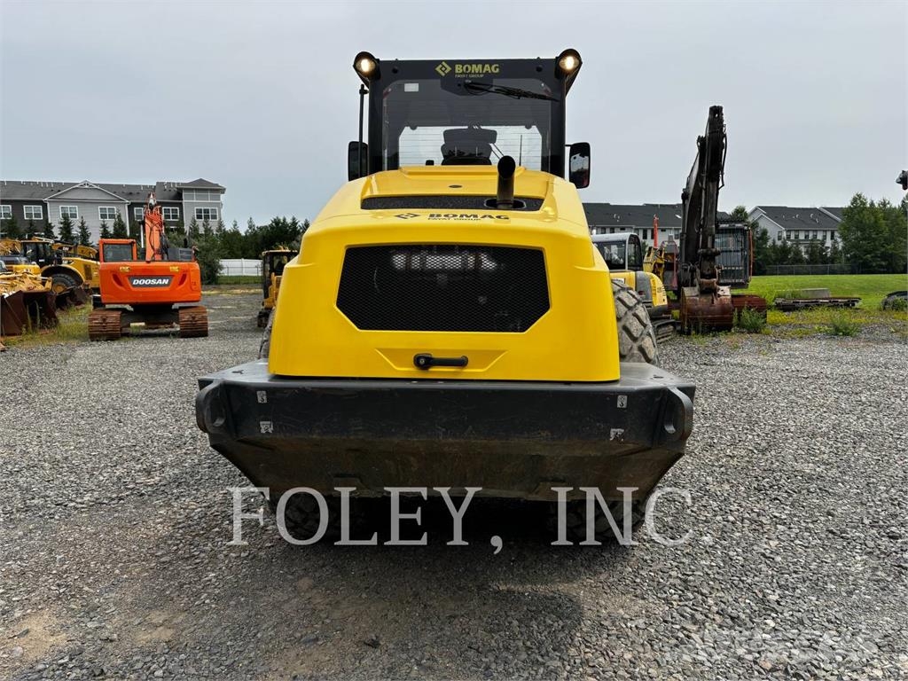 Bomag BW 211 D-5 Rodillos de un solo tambor