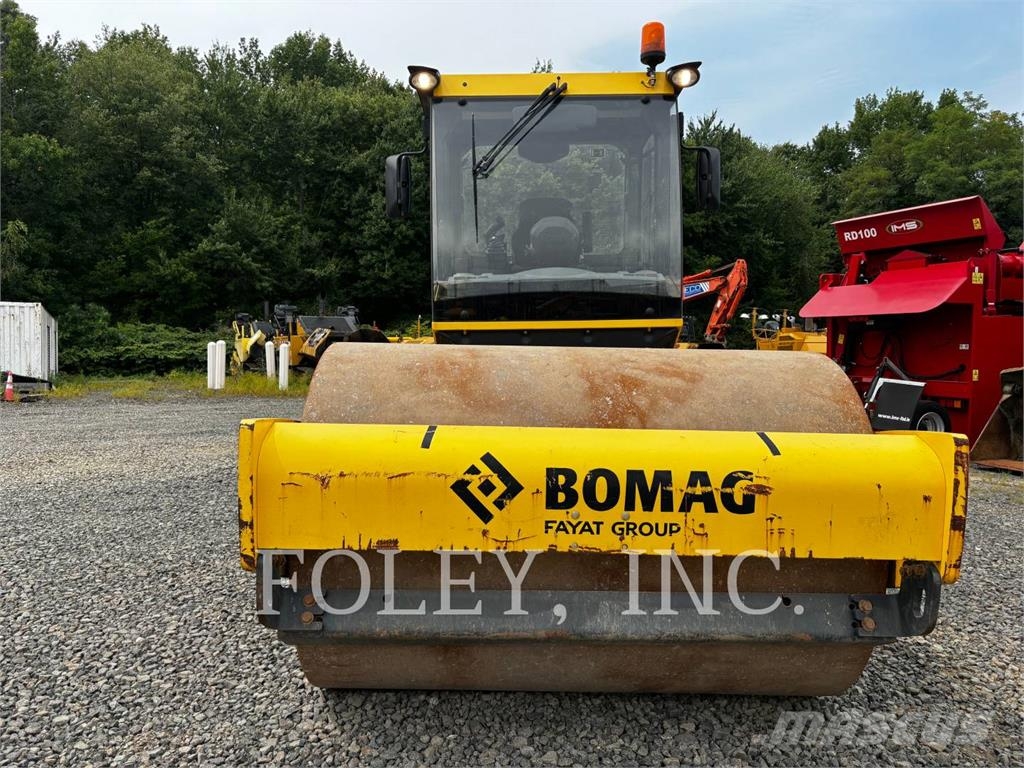 Bomag BW 211 D-5 Rodillos de un solo tambor