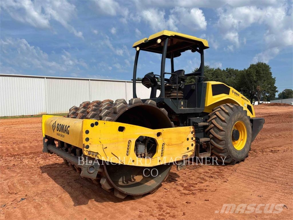 Bomag BW211 PHD Soil compactors