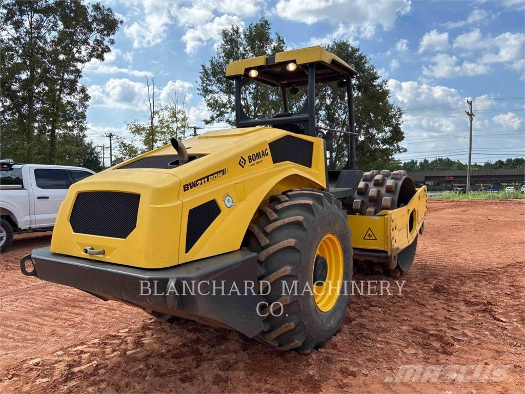 Bomag BW211 PHD Soil compactors