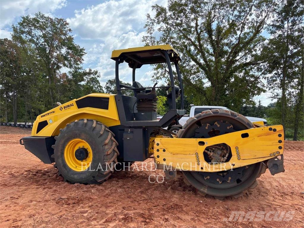 Bomag BW211 PHD Soil compactors
