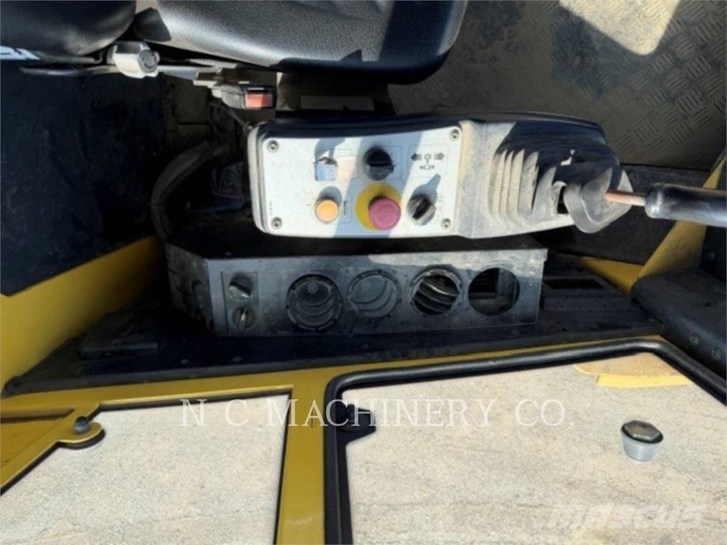 Bomag BW213 Asfalta klājēji