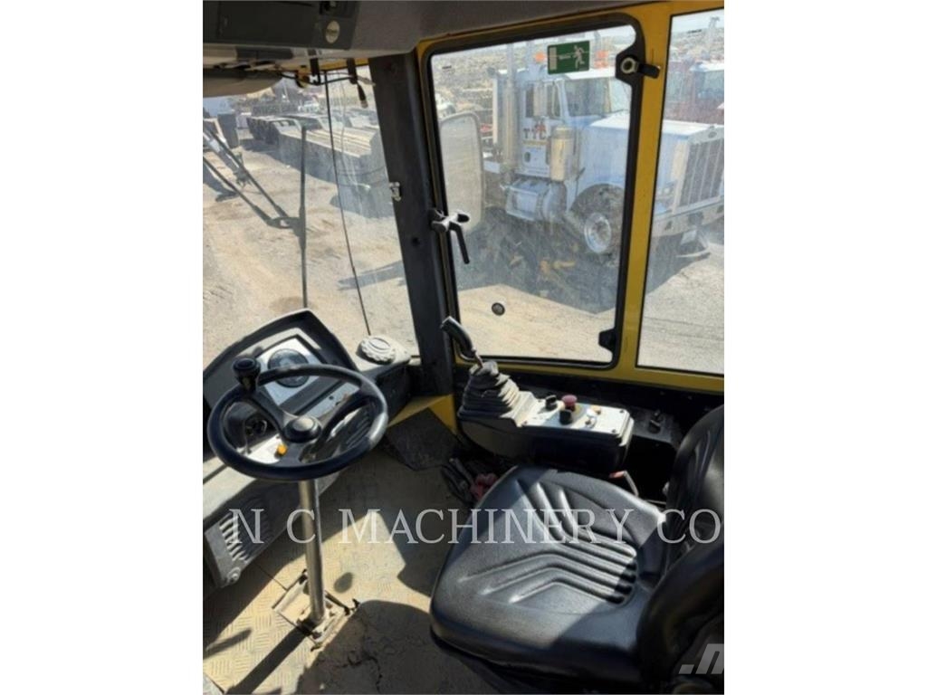 Bomag BW213 Asfalta klājēji