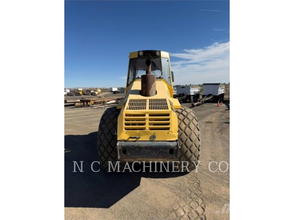 Bomag BW213 Asfalta klājēji