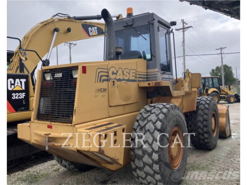 CASE 621B Фронтальні навантажувачі