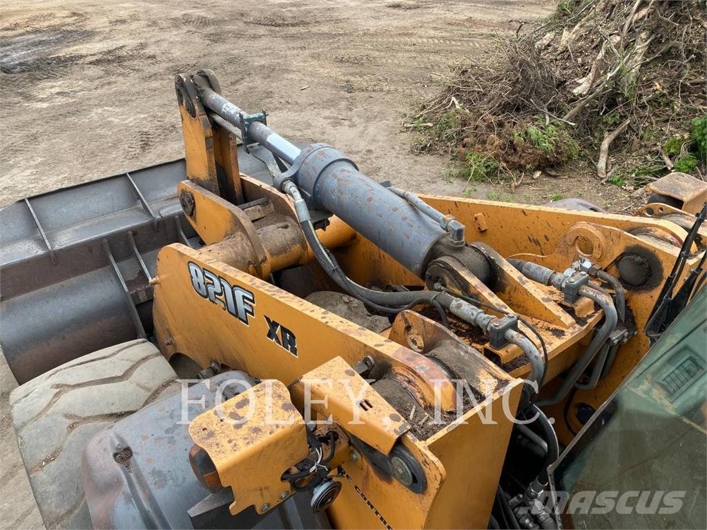 CASE 821F Φορτωτές με λάστιχα (Τροχοφόροι)