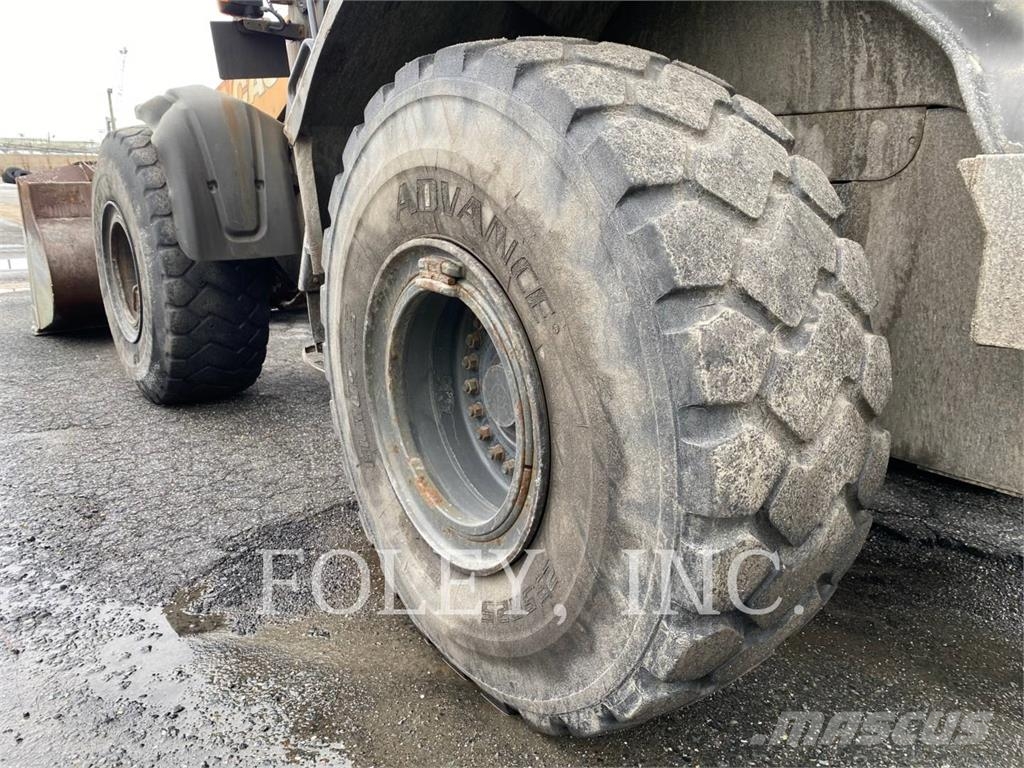 CASE 921G Колесни товарачи