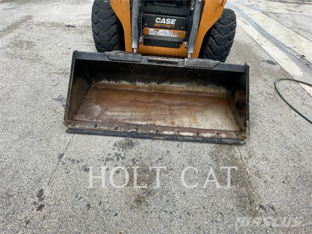 CASE SV340B Chargeuse compacte