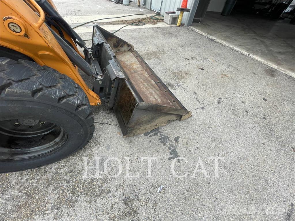 CASE SV340B Chargeuse compacte