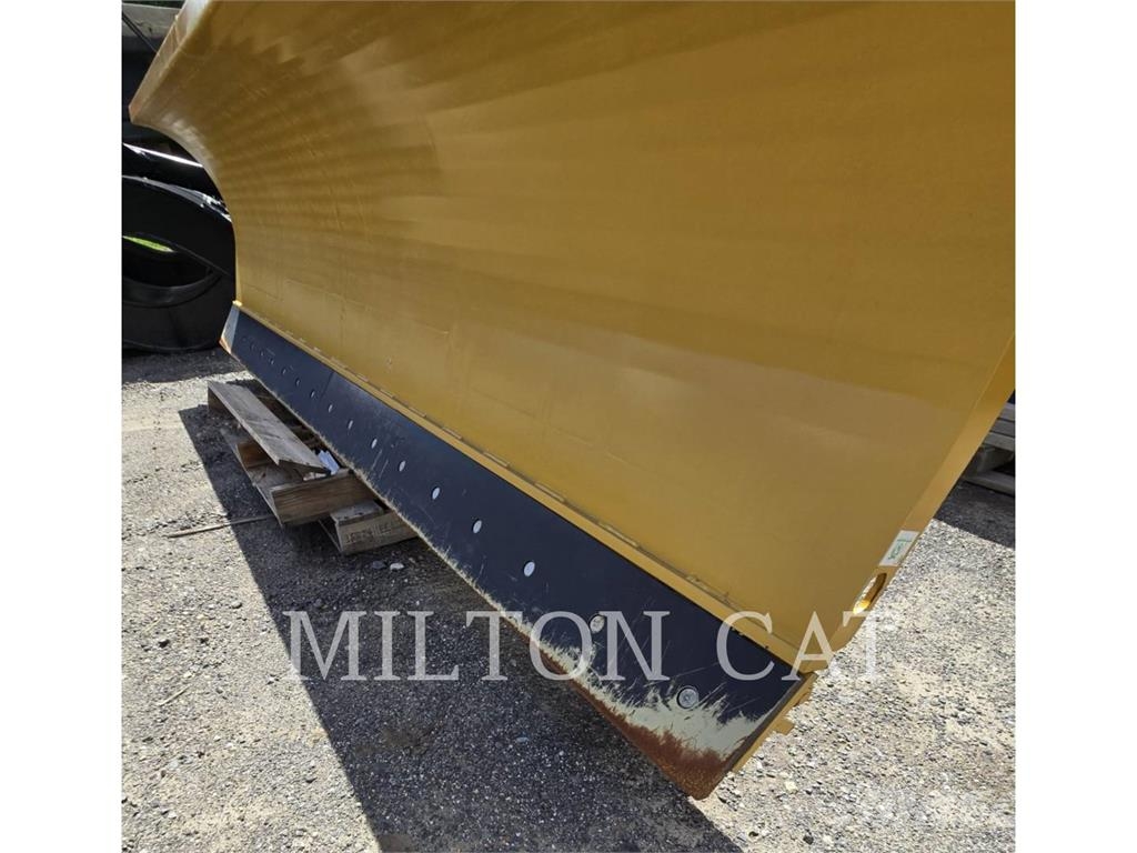 CAT 12 SNOW PLOW, IT قاذفات الجليد